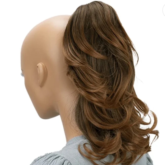 Caisha clip on ponytail hairpiece - Picture 2 of 6